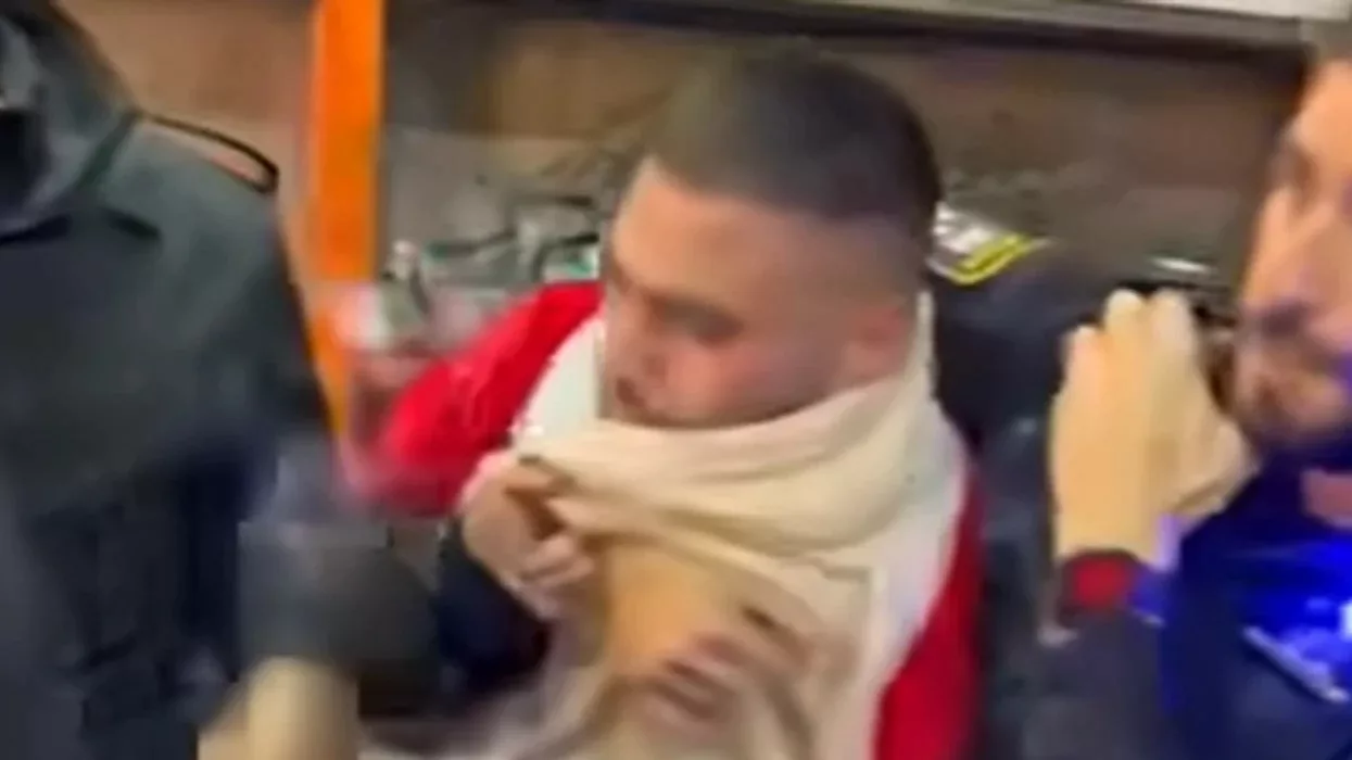 Palestinezi i maskuar si Babadimër arrestohet nga policia izraelite