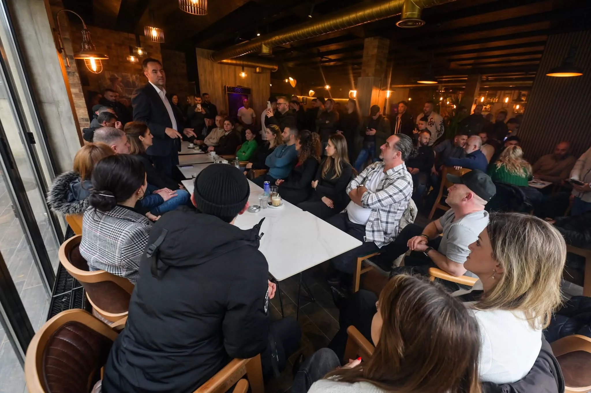 Konjufca zhvillon takim me mërgatën në Kaçanik