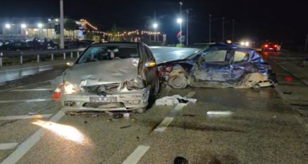 Aksident fatal në Levan-Tepelenë, humb jetën një 16-vjeçar