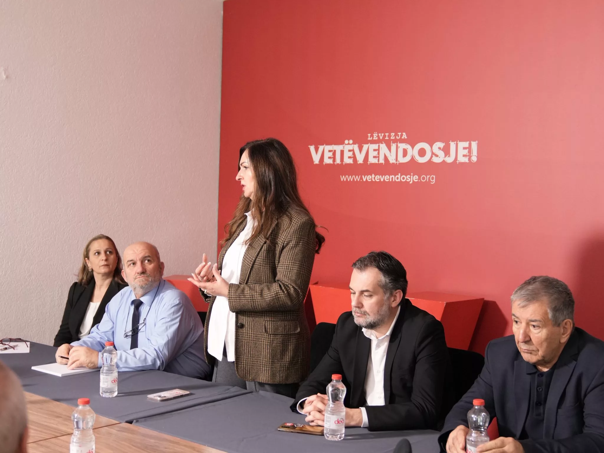 Ministrat dhe mësimdhënësit diskutojnë përmirësimin e arsimit