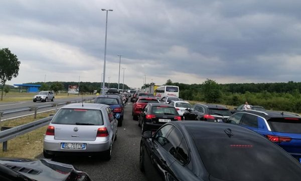 Situata aktuale në pikat kufitare për hyrjen në Kosovë