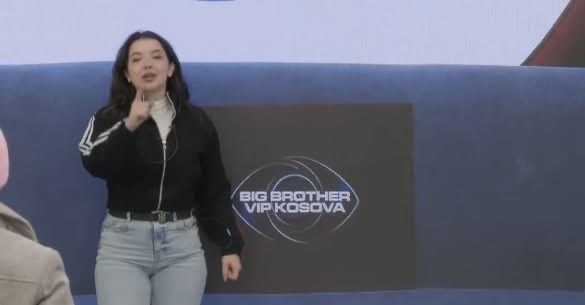 Albës i vjen zarfi i zi në shtëpi, ja si reagoi ajo