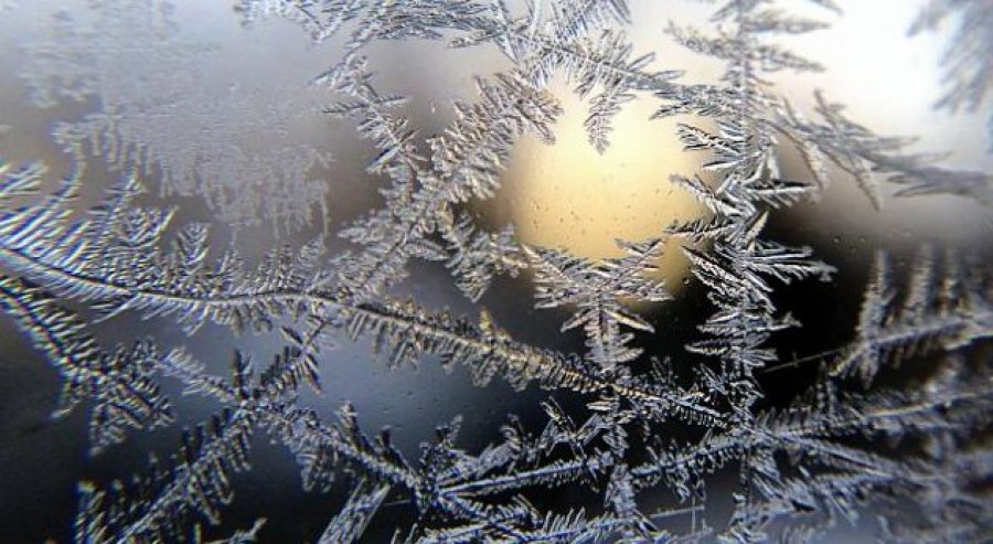 Kushtet e motit për nesër dhe ditën e votimeve në Shqipëri