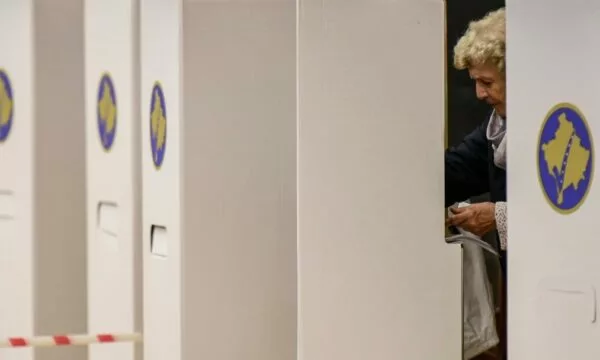 Delegacioni i Këshillit të Evropës mbërrin në Kosovë për zgjedhje