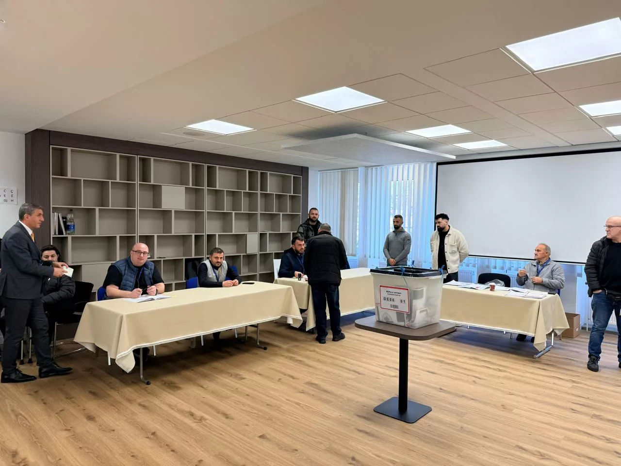 KQZ njofton datën e mbylljes së votimit në ambasada