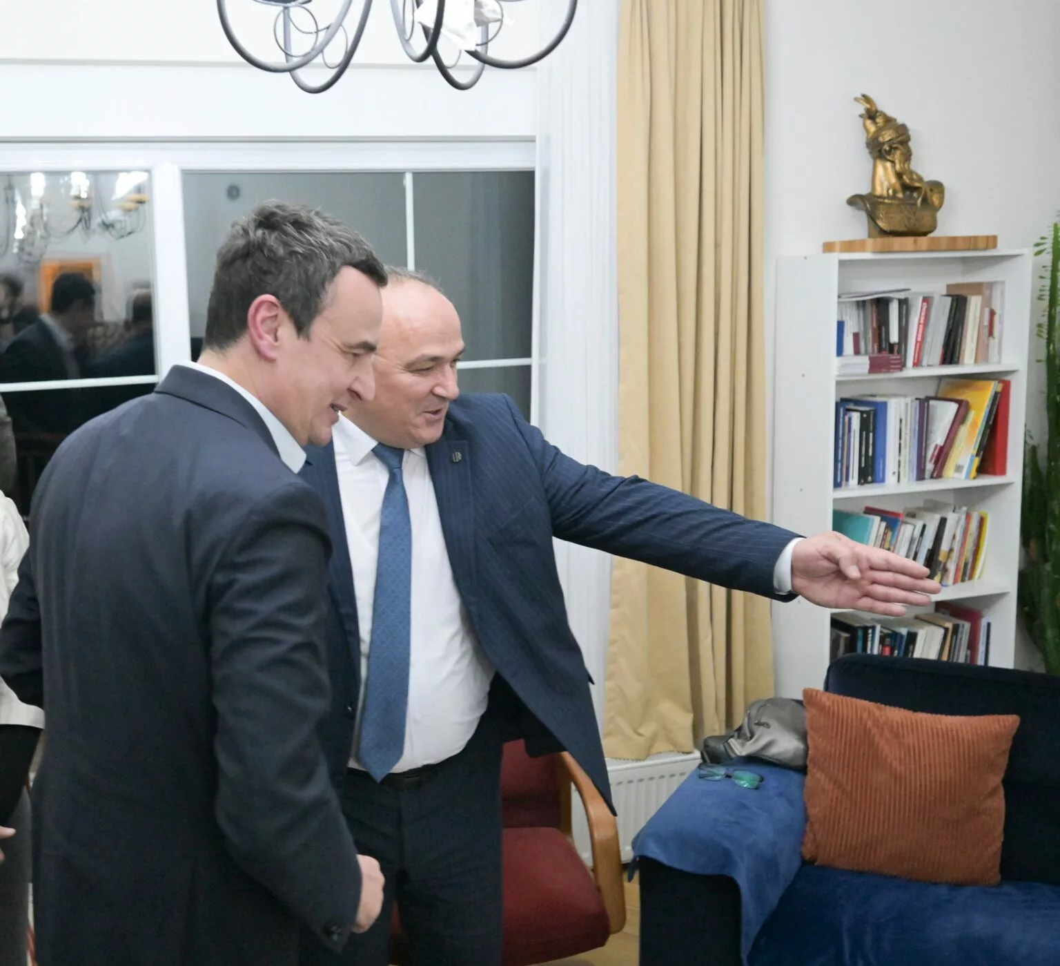 Bulliqi njofton zhvillime të rëndësishme për VV-në në Podujevë