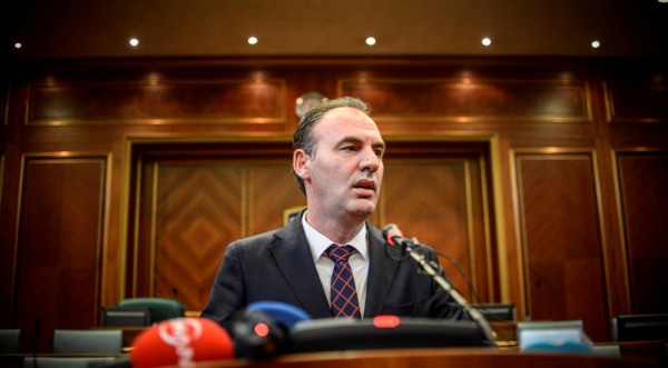 VV-ja triumfon në Malishevë, Limaj mbetet prapa në garë