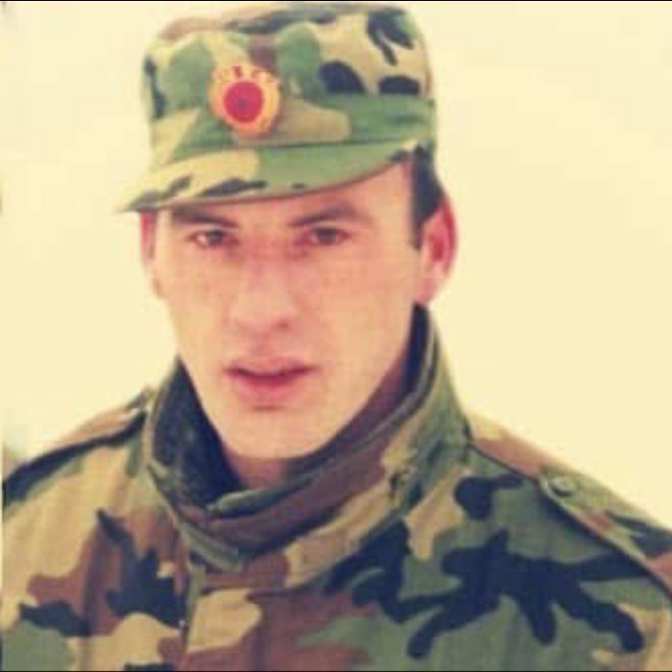 Fatmir Limaj nderon veteranët dhe kujton të burgosurit në Hagë