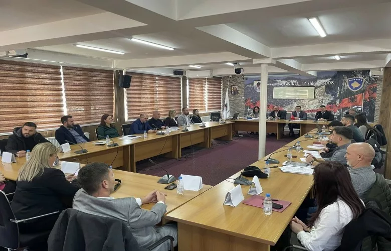 Kuvendi i Kaçanikut miraton ndihmën financiare për nënat e reja