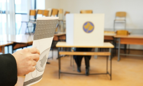 VV kryeson me 64% në numërimin e votave me postë
