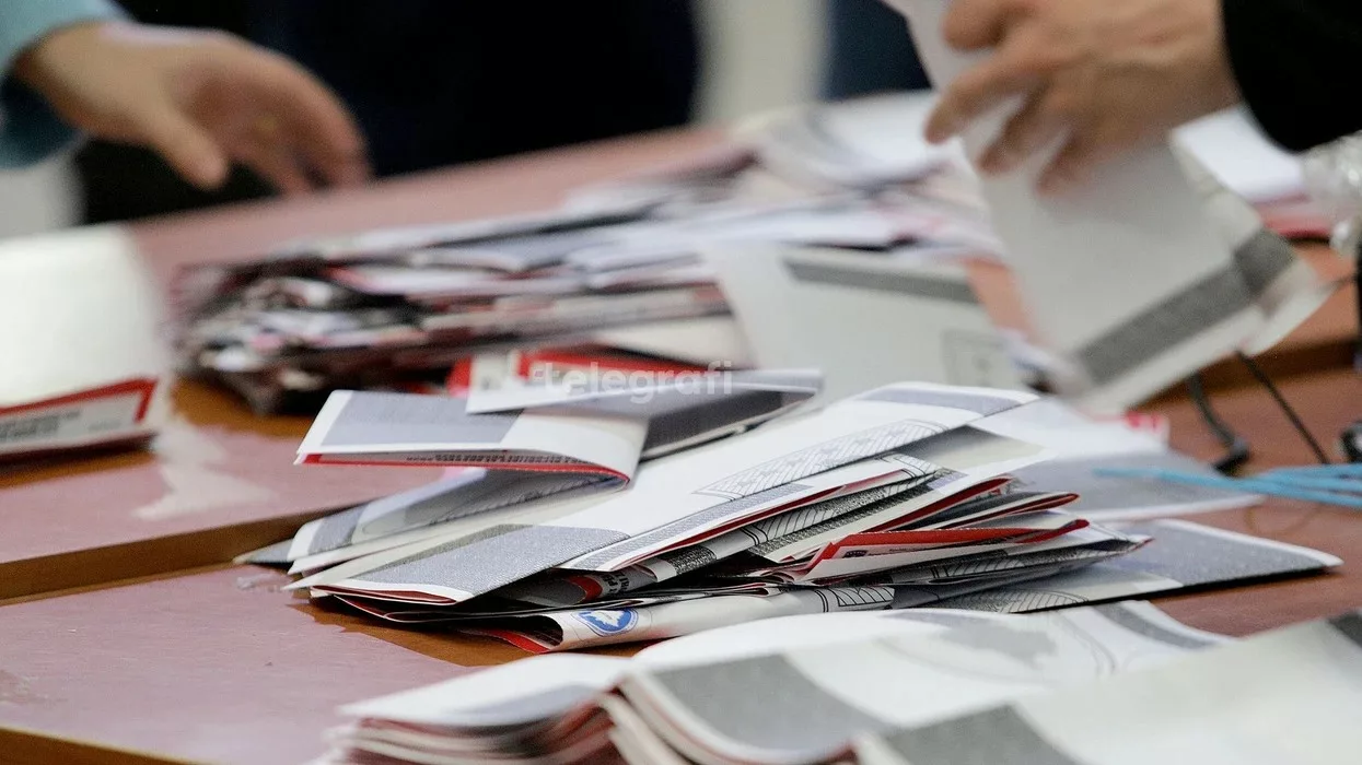 Rezultatet: Numërohen mbi 40% e votave me postë