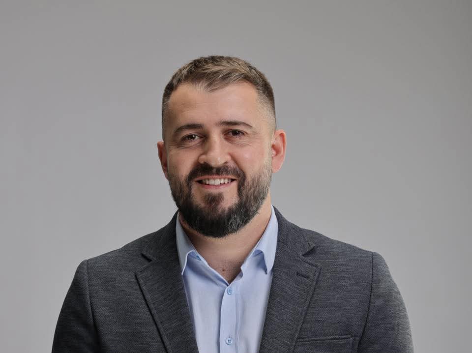 Lushtaku apelon diasporën: Qëndroni në Kosovë për sfidat lokale