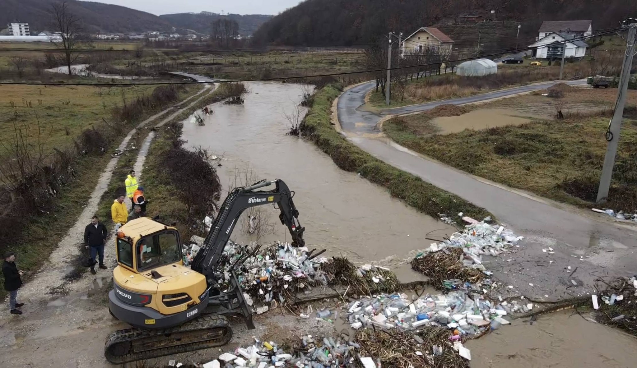 Sami Lushtaku: Situata në Skënderaj e qëndrueshme pas reshjeve