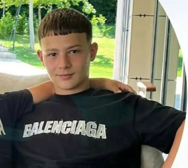 Adoleshenti nga Hasi kalon kufirin me makinë familjare pa leje