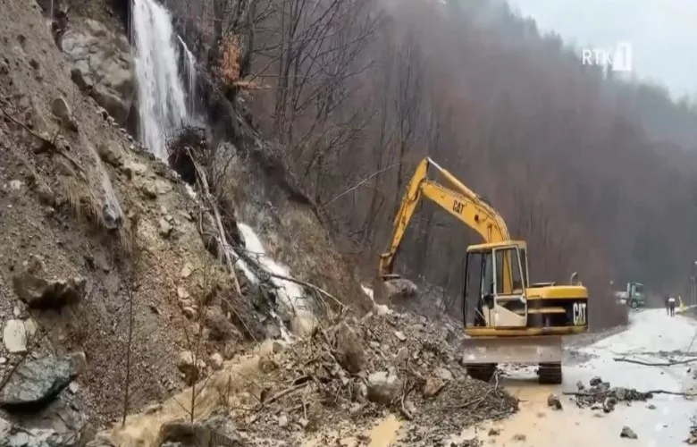 Ekipet emergjente ndërhyjnë në Junik pas shpalljes së emergjencës