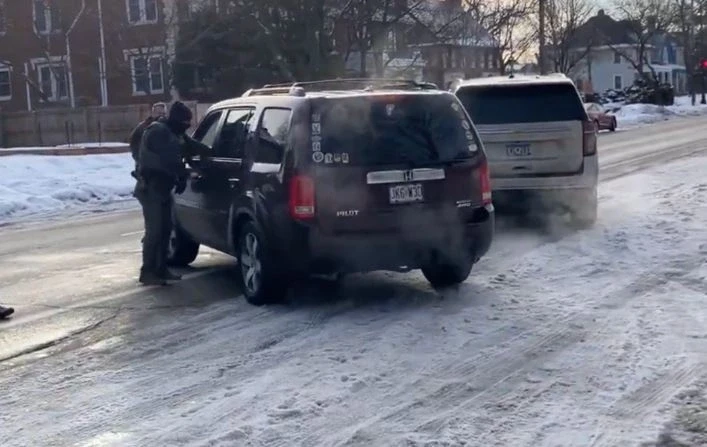 Gruaja 37-vjeçare humb jetën nga të shtënat e agjentëve të imigracionit në SHBA