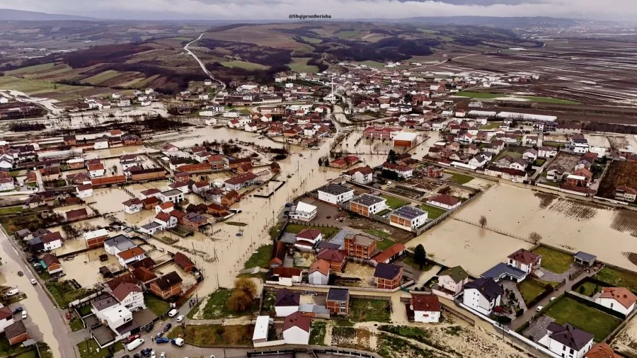 Përmbytjet kërcënojnë 491 km lumenj dhe 398 zona në Kosovë