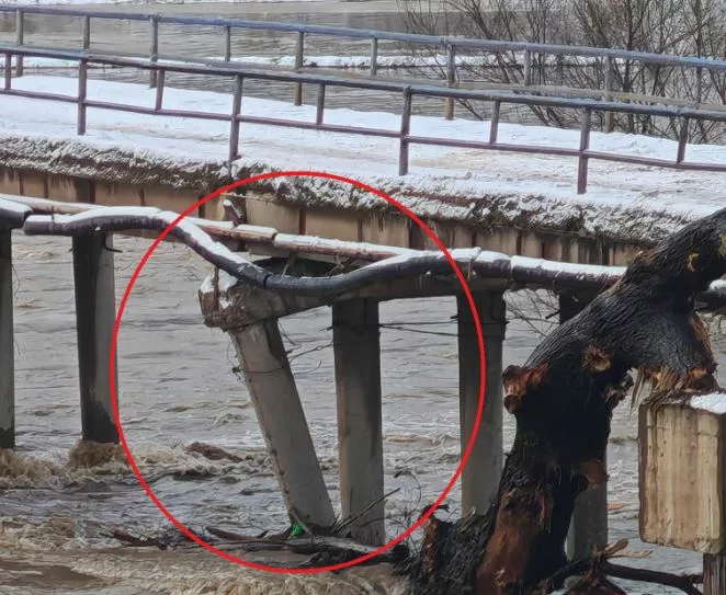 Përmbytjet në veri: Ura mbyllet, evakuohen katër familje