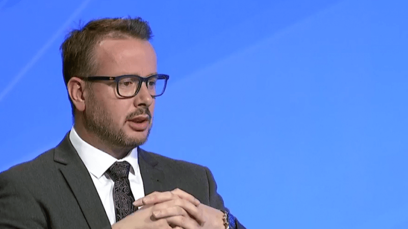 Kajtazi komenton përplasjet e LDK-së mbi Thaçin dhe rivalët politikë