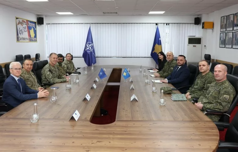 Zyrtarët Diskutojnë Çështjet e Sigurisë në Kosovë