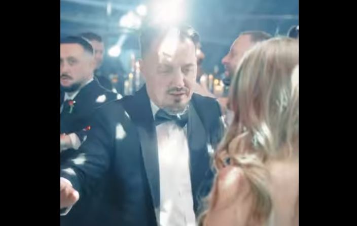 Blero dhe Tara performojnë një valle të veçantë në dasmë