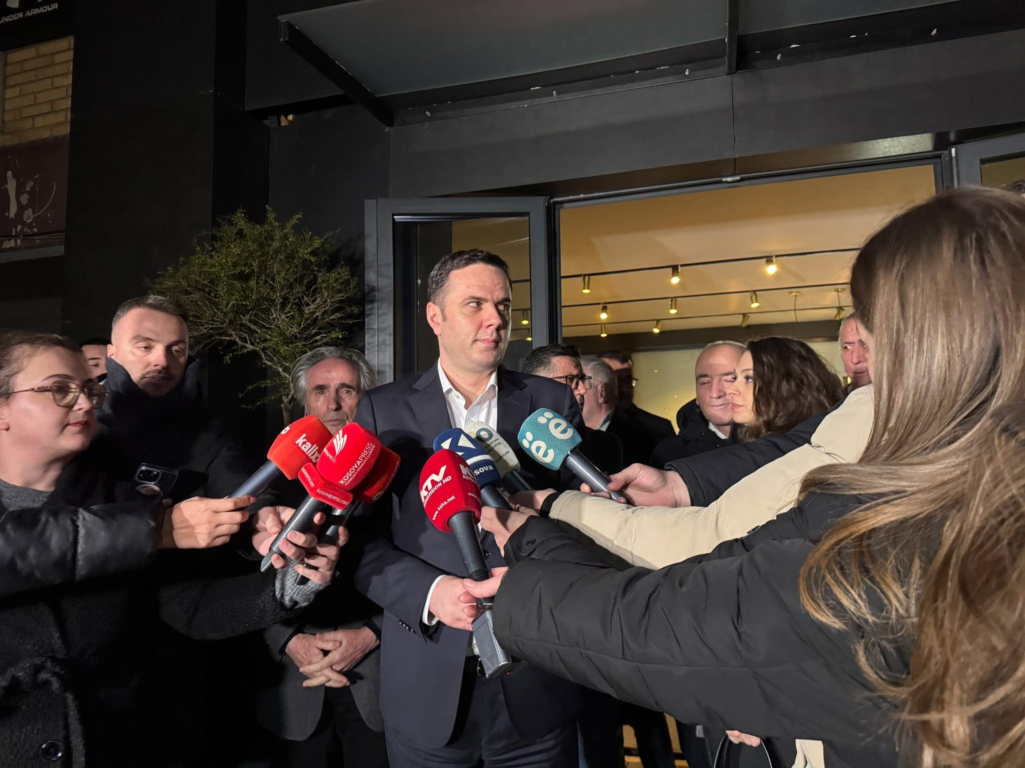 Abdixhiku: Qëndroj kryetar nëse dorëheqja nuk pranohet