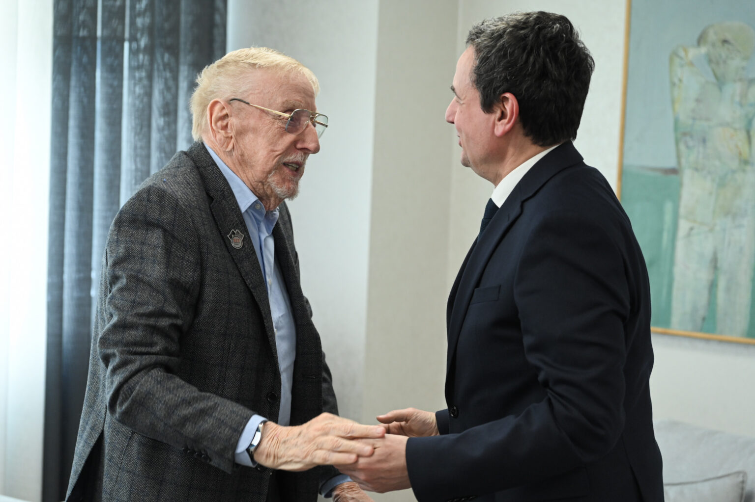 Kryeministri Kurti takohet me ambasadorin William Walker