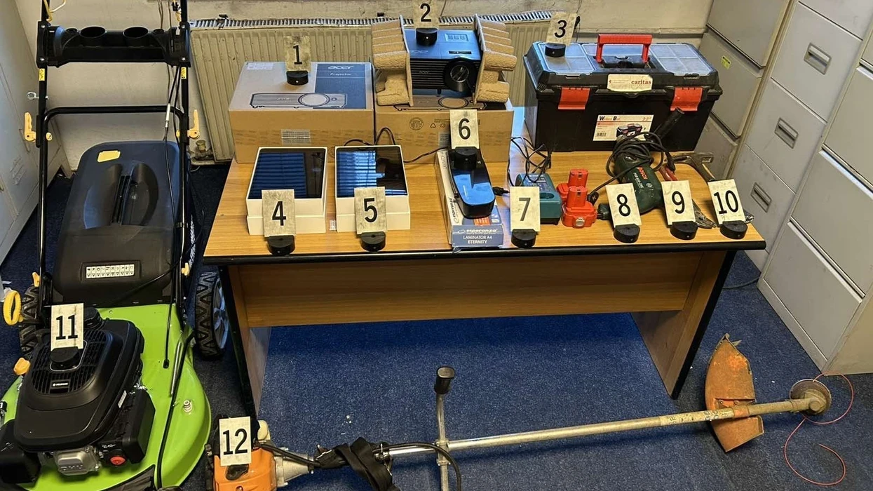 Dy të dyshuar për vjedhje në shkolla të Vitisë arrestohen