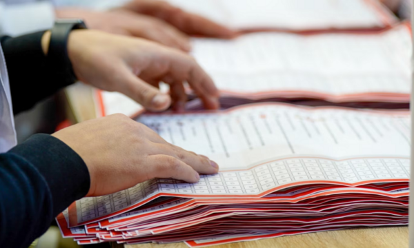 Manovruesit e votës përballen me shkarkime dhe ndëshkime