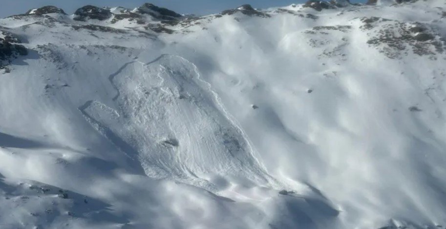 Pesë skiatorë humbin jetën nga orteku në Alpet austriake