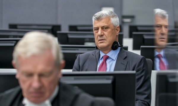Thaçi merr leje për komunikim virtual me familjen pas protestave