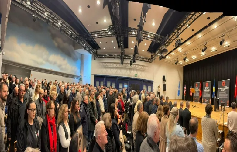 Zvicra nderon viktimat e gjenocidit në Kosovë