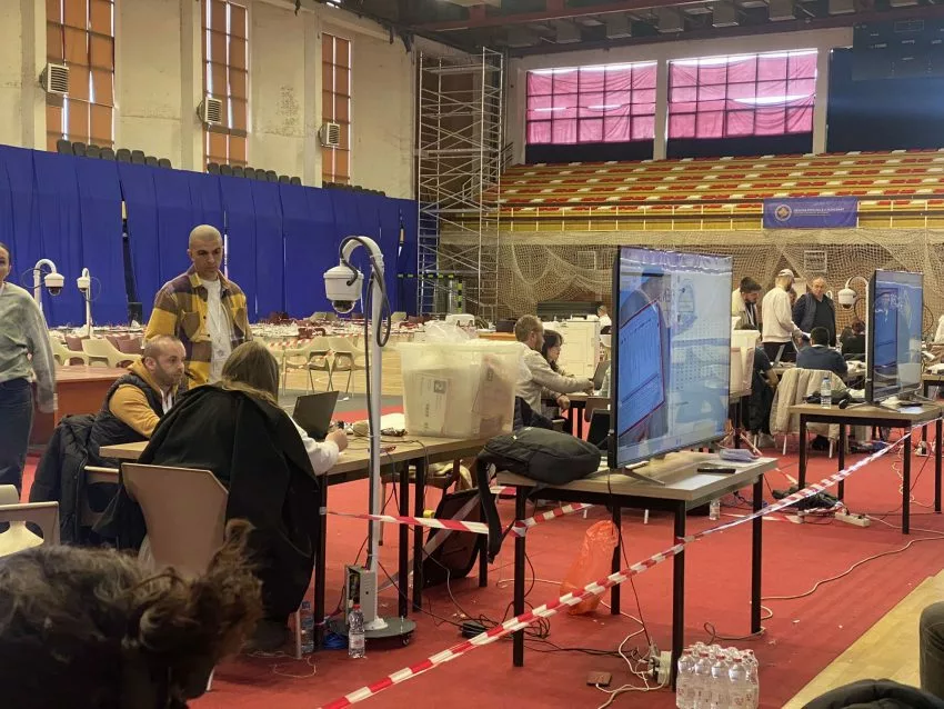 Rinumërimi në QNR arrin 688 nga 2,557 vendvotime në ditën e 8-të