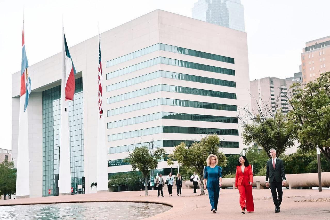 Presidentja Osmani ftohet nga Trump, shenjë besimi politik