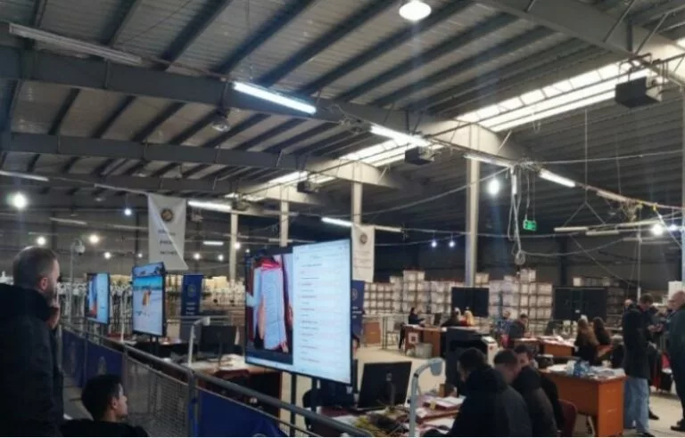 Rinumërimi i votave përfundon në tetë komuna shqiptare