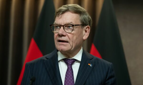 Qeveria gjermane analizon propozimin e paqes së Trump