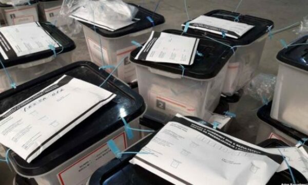 Komisioneri bashkëpunon me Prokurorinë mbi manipulimin e votave