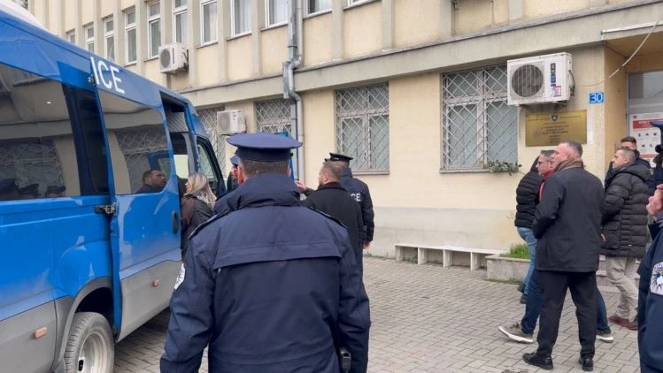 Komisionerja e PDK pranon presion politik për manipulim