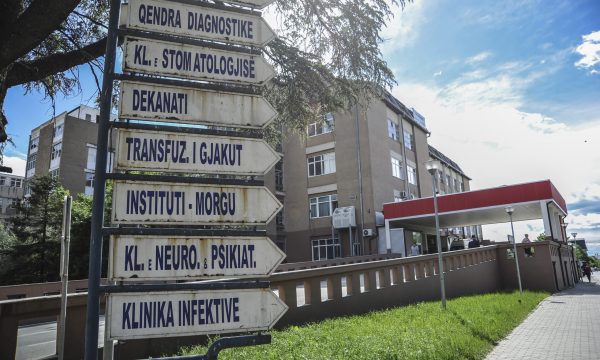 Konflikt mes dy mjekëve në Klinikën e Kirurgjisë Pediatrike