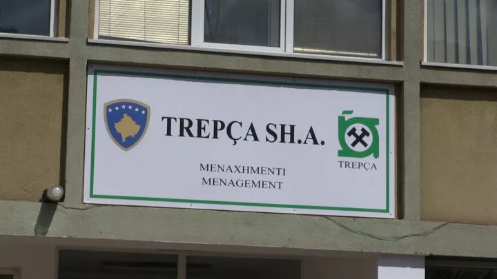 Minatorët shpëtojnë të padëmtuar pas bllokimit në minierë