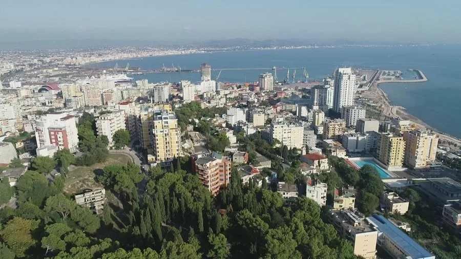 Izraelitët në Shqipëri: Investime në prona dhe sektorin ushtarak