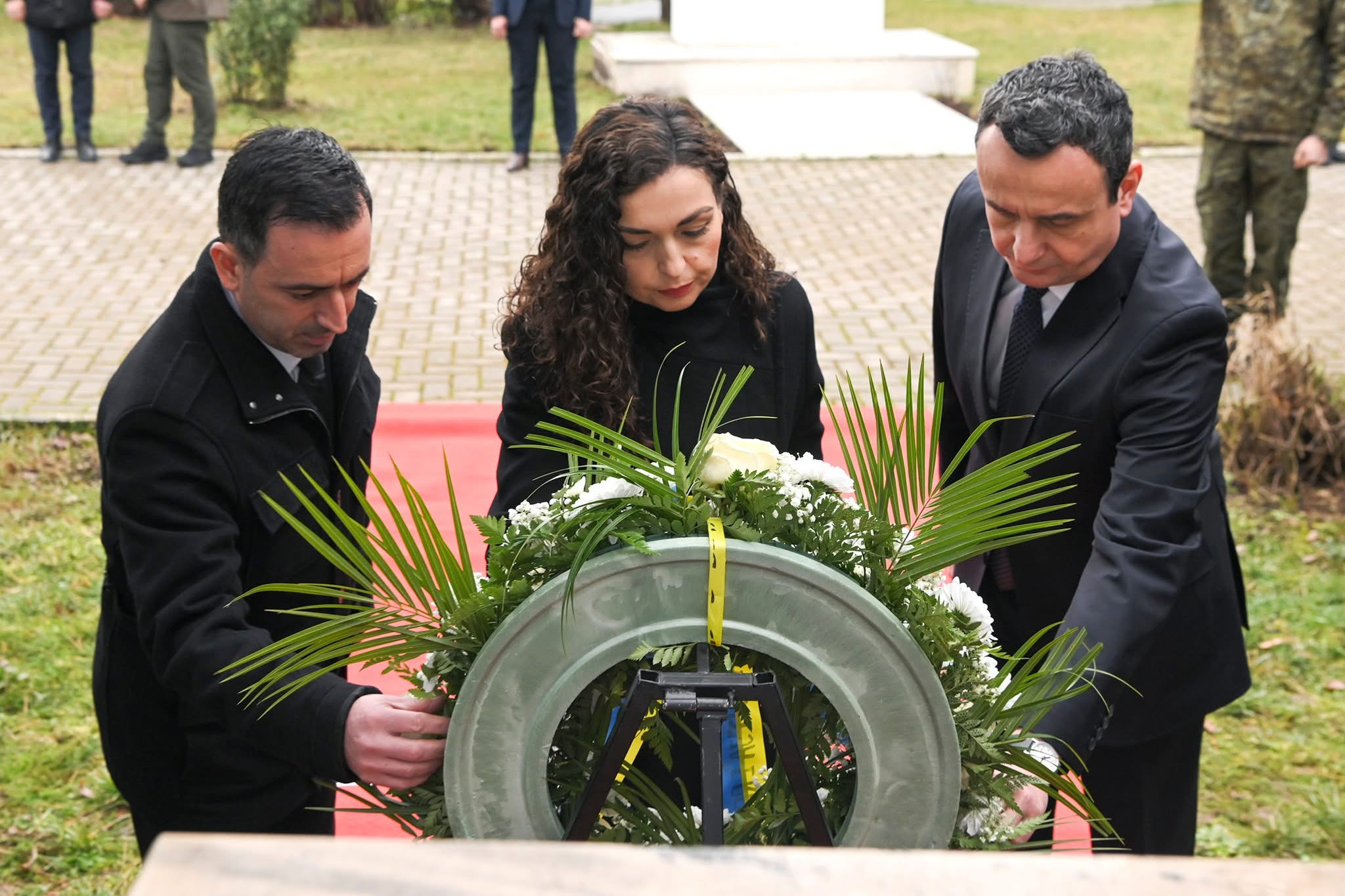 Liderët e Kosovës përkujtojnë viktimat e Holokaustit