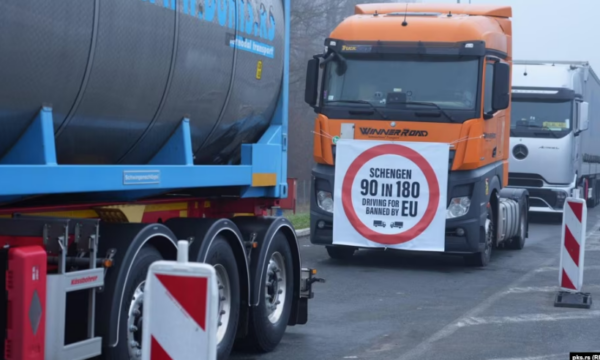 Pikat kufitare në Serbi mbeten të bllokuara përkohësisht