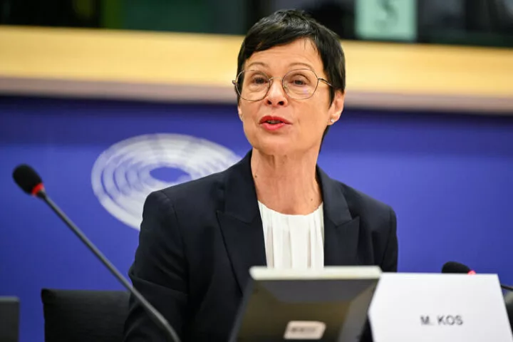 Kos: Serbia Shënon Përparim Kundërthënës në Integrimin Evropian