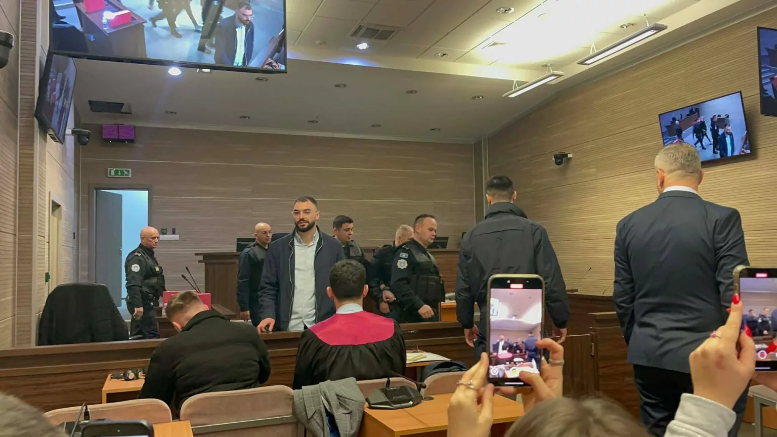 Të dyshuarit për vrasjen e Liridona Ademajt dalin në gjyq