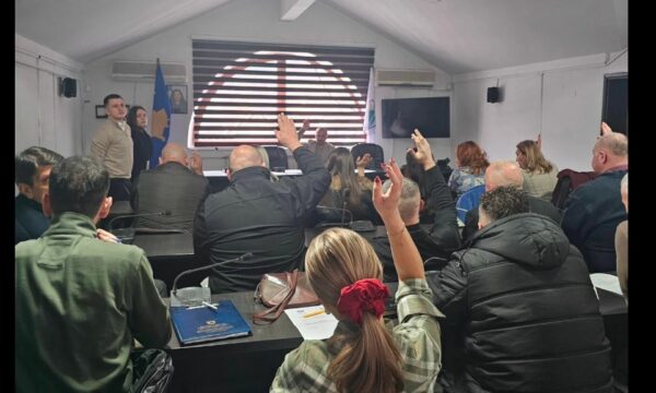 Zubin Potoku voton sërish për daljen nga Asociacioni i Komunave