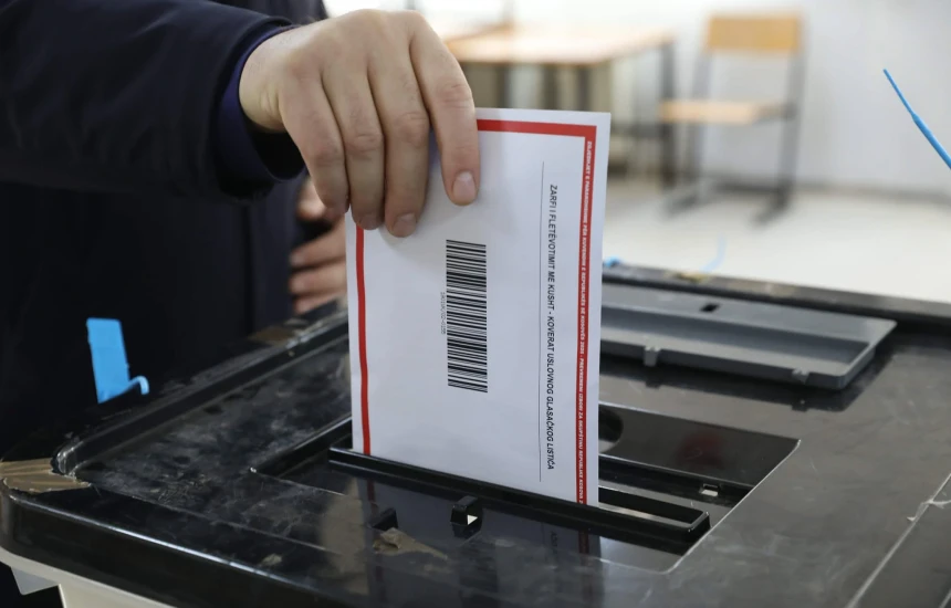 Pesë të dyshuar për manipulim votash në Prizren në paraburgim