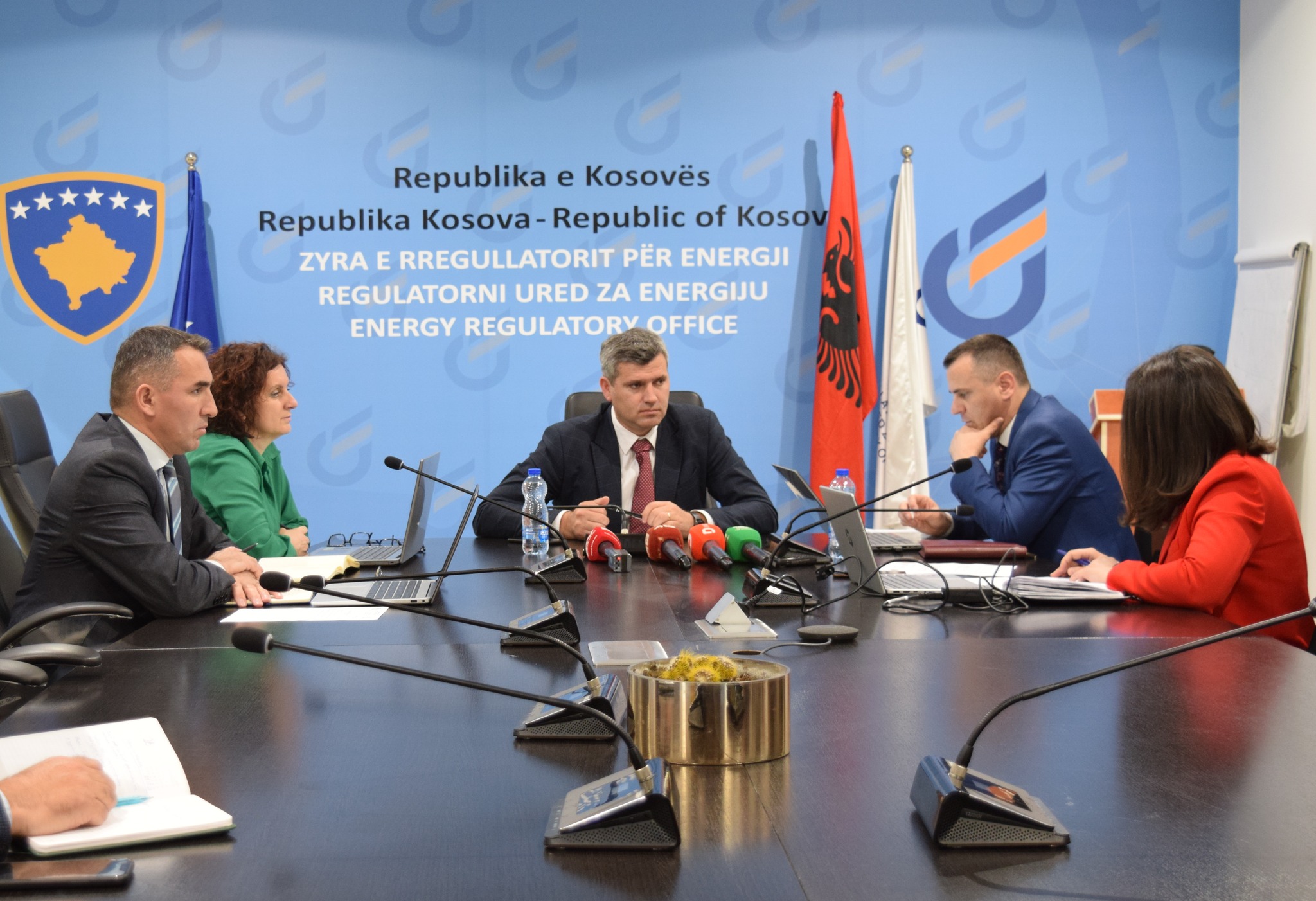 ZRRE-ja mohon pretendimet për mbajtjen e çmimit të rrymës