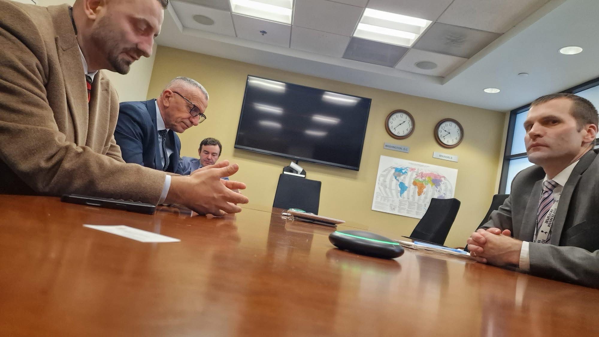 Shaip Kamberi takon zyrtarët amerikanë në Uashington