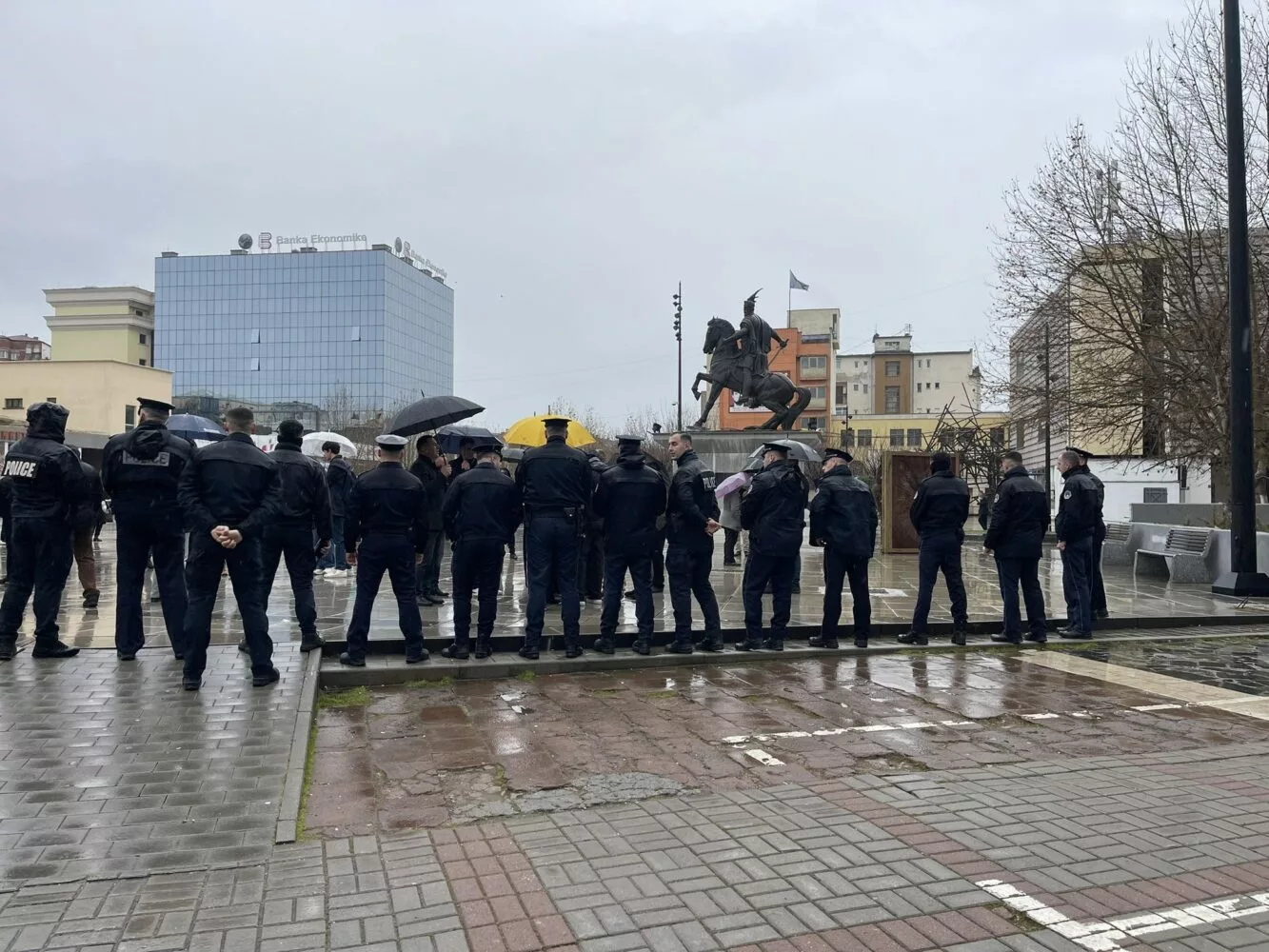 Protesta për rritjen e çmimit të energjisë përfundon në qetësi